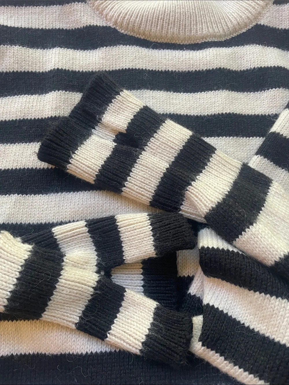 H&M Striped Black and Cream Crewneck Wool Blend Sweater Women’s Size M
